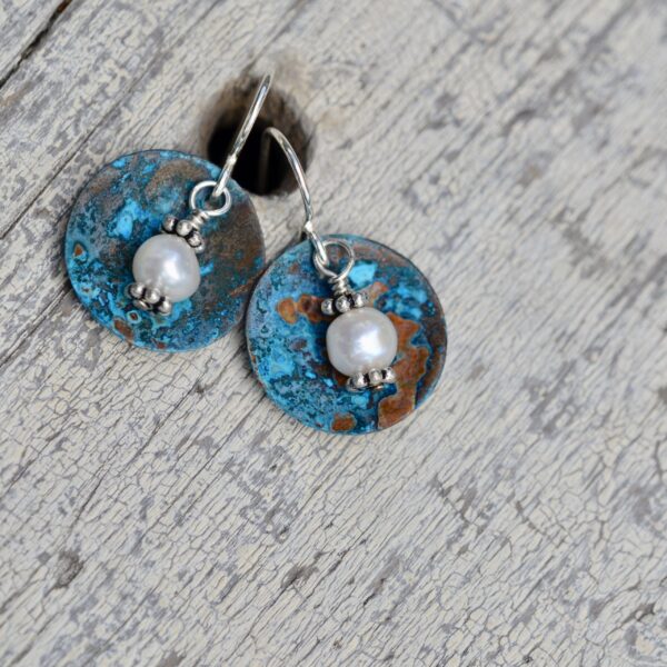 blue patina round copper earrings with pearls
