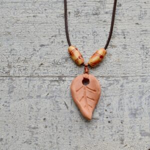 terra cotta leaf necklace oil diffuser 9